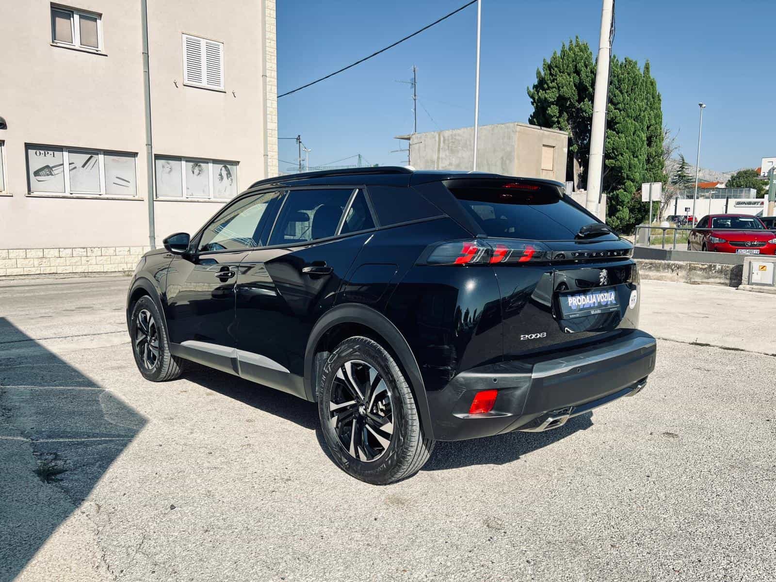 Peugeot 2008 1,2 | AUT.