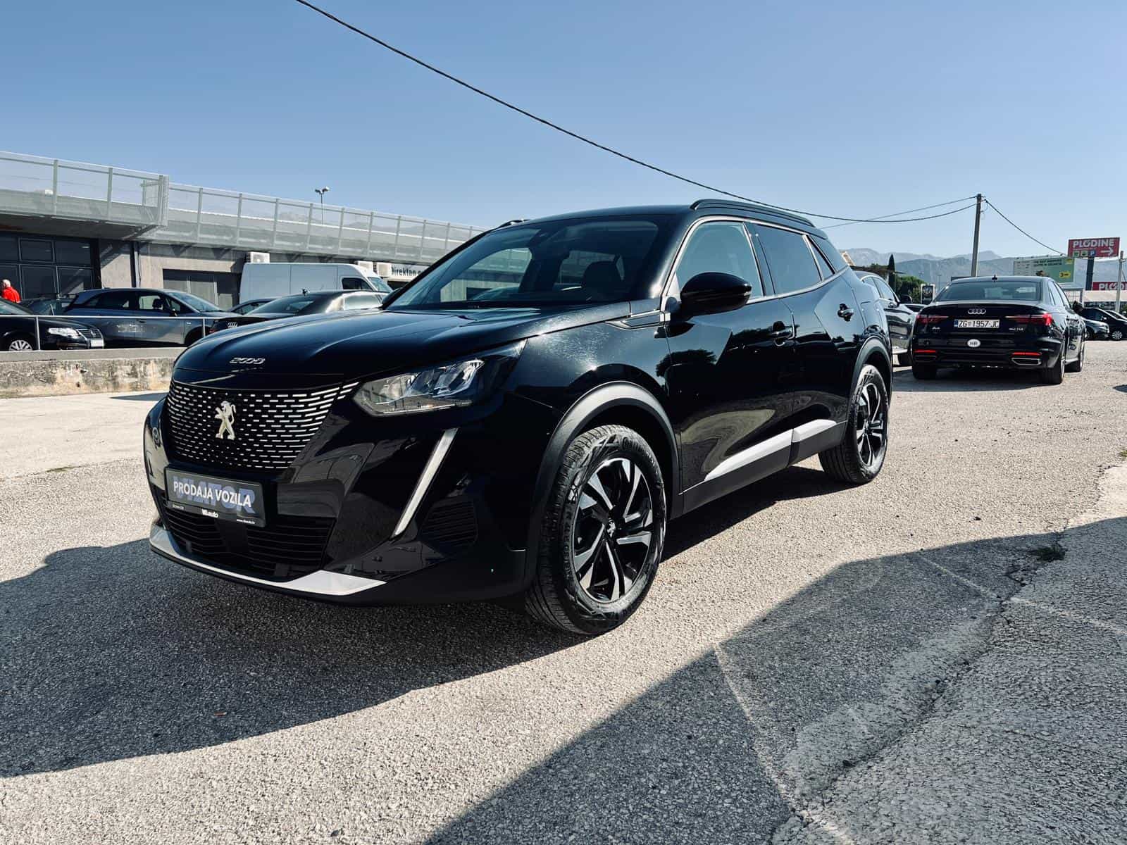 Peugeot 2008 1,2 | AUT.