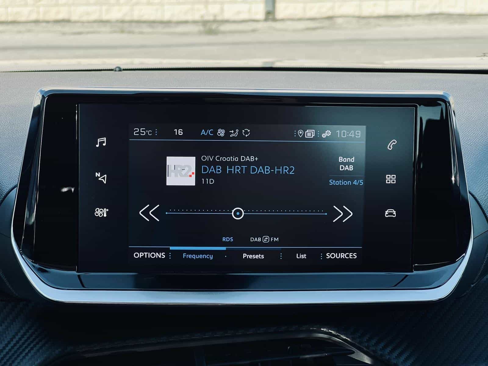 Peugeot 2008 1,2 | AUT.