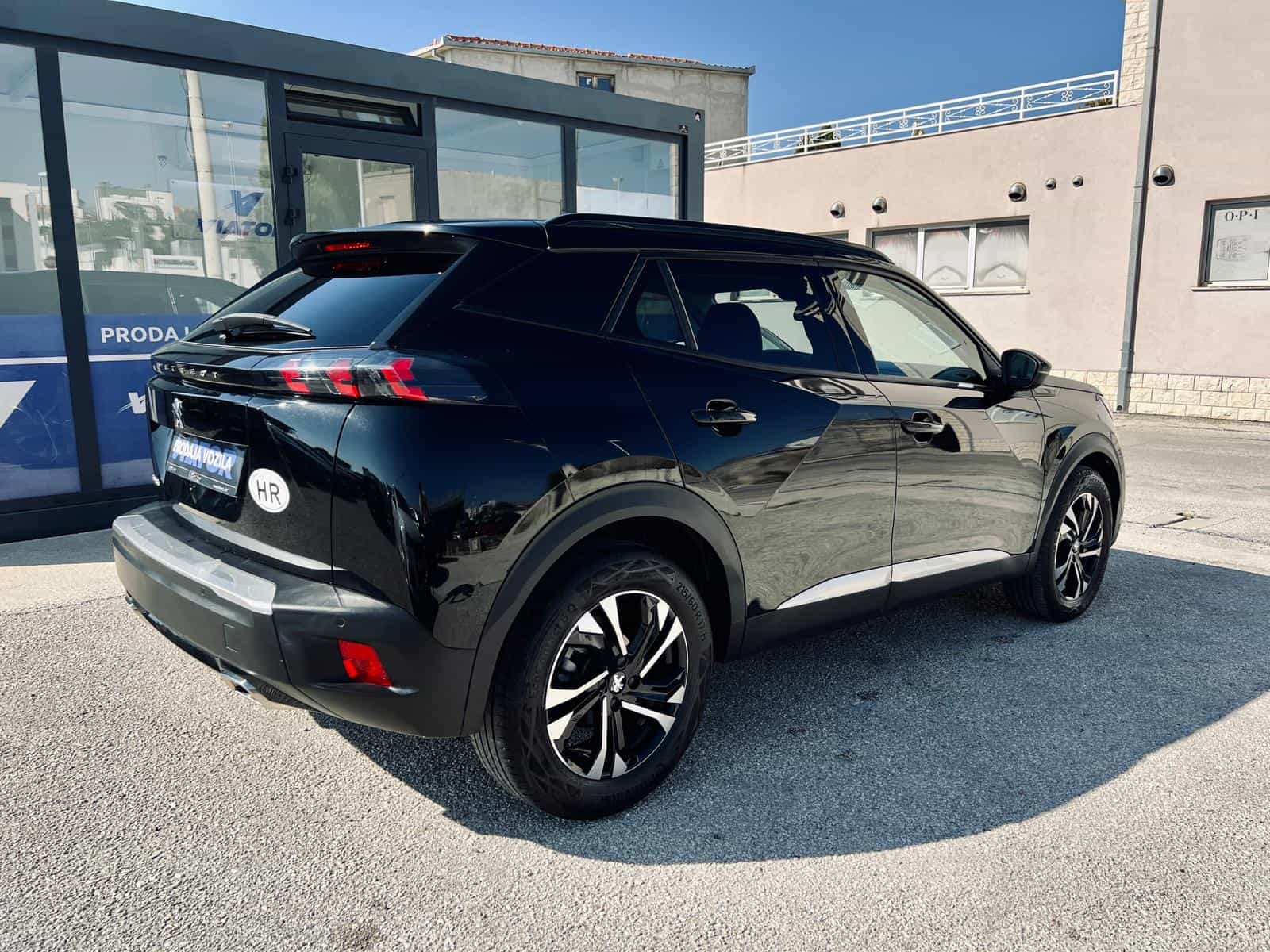 Peugeot 2008 1,2 | AUT.