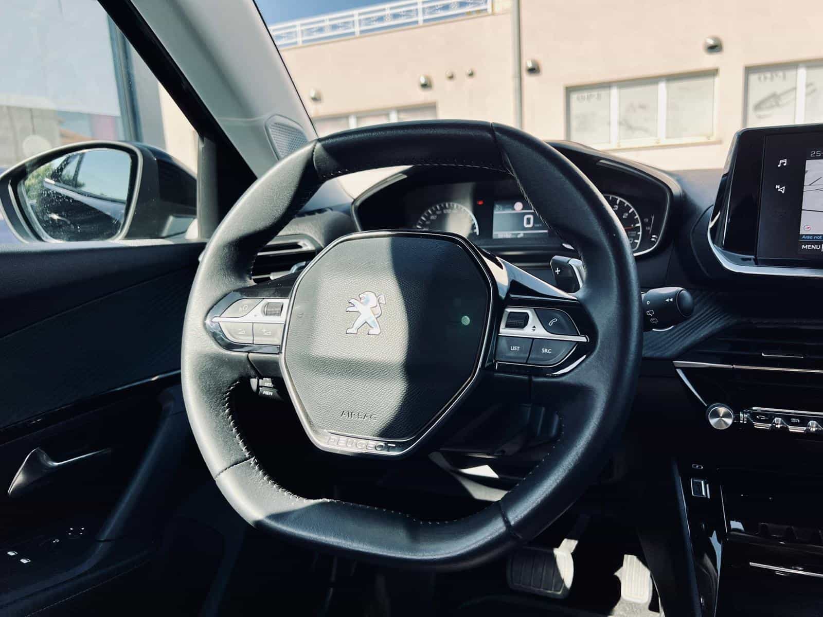 Peugeot 2008 1,2 | AUT.