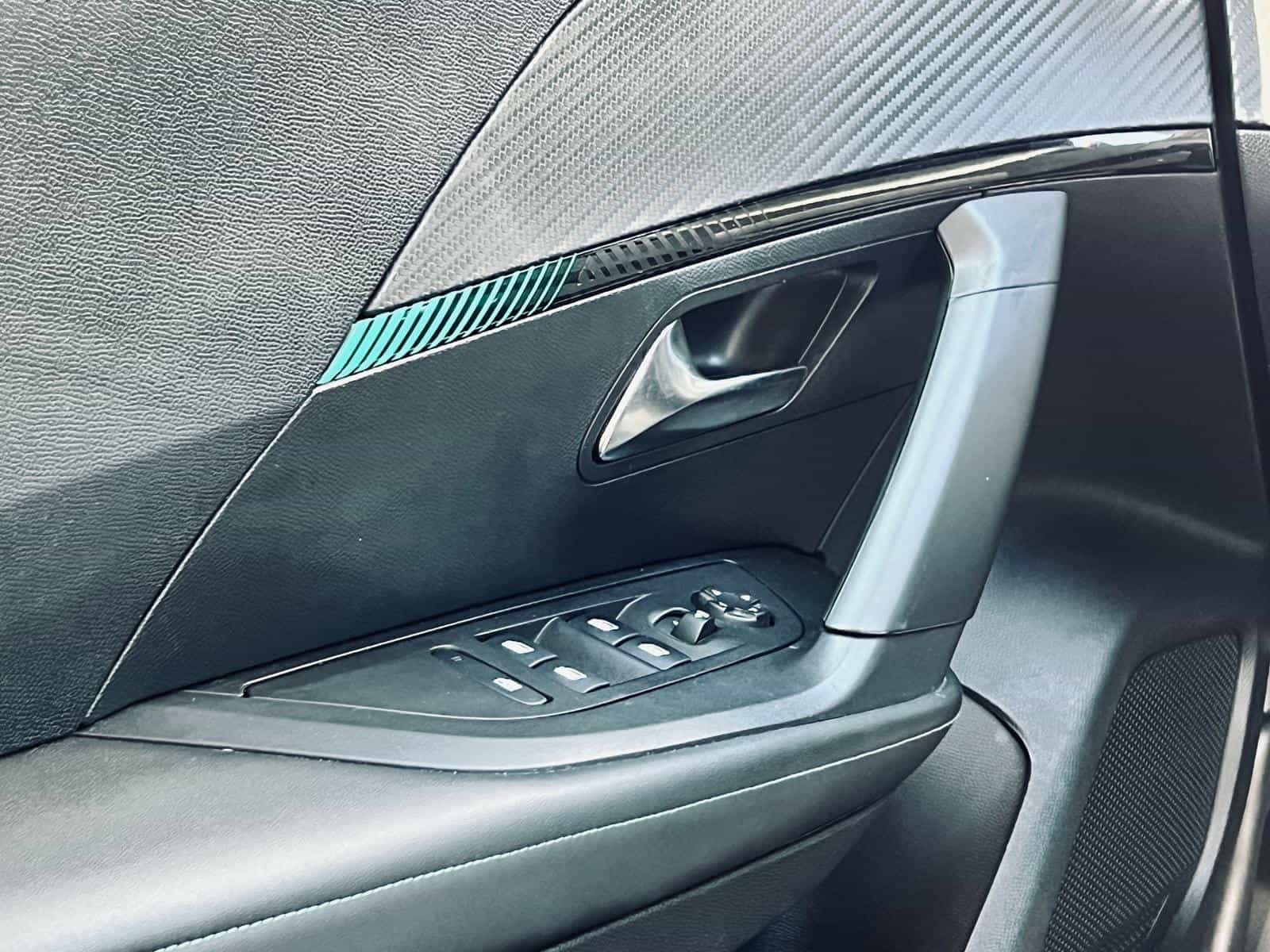 Peugeot 2008 1,2 | AUT.