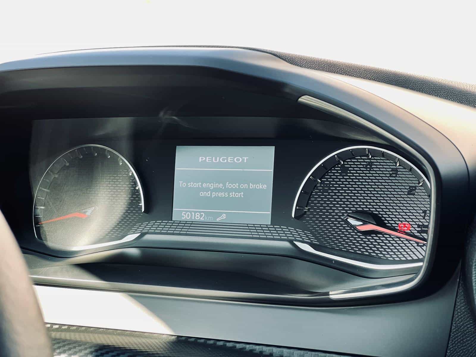 Peugeot 2008 1,2 | AUT.