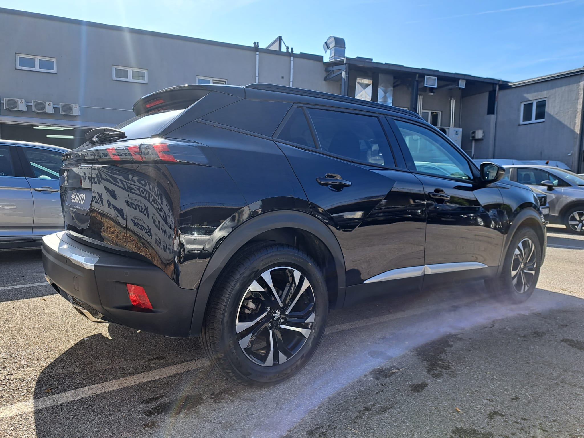 Peugeot 2008 1,2 | AUT.