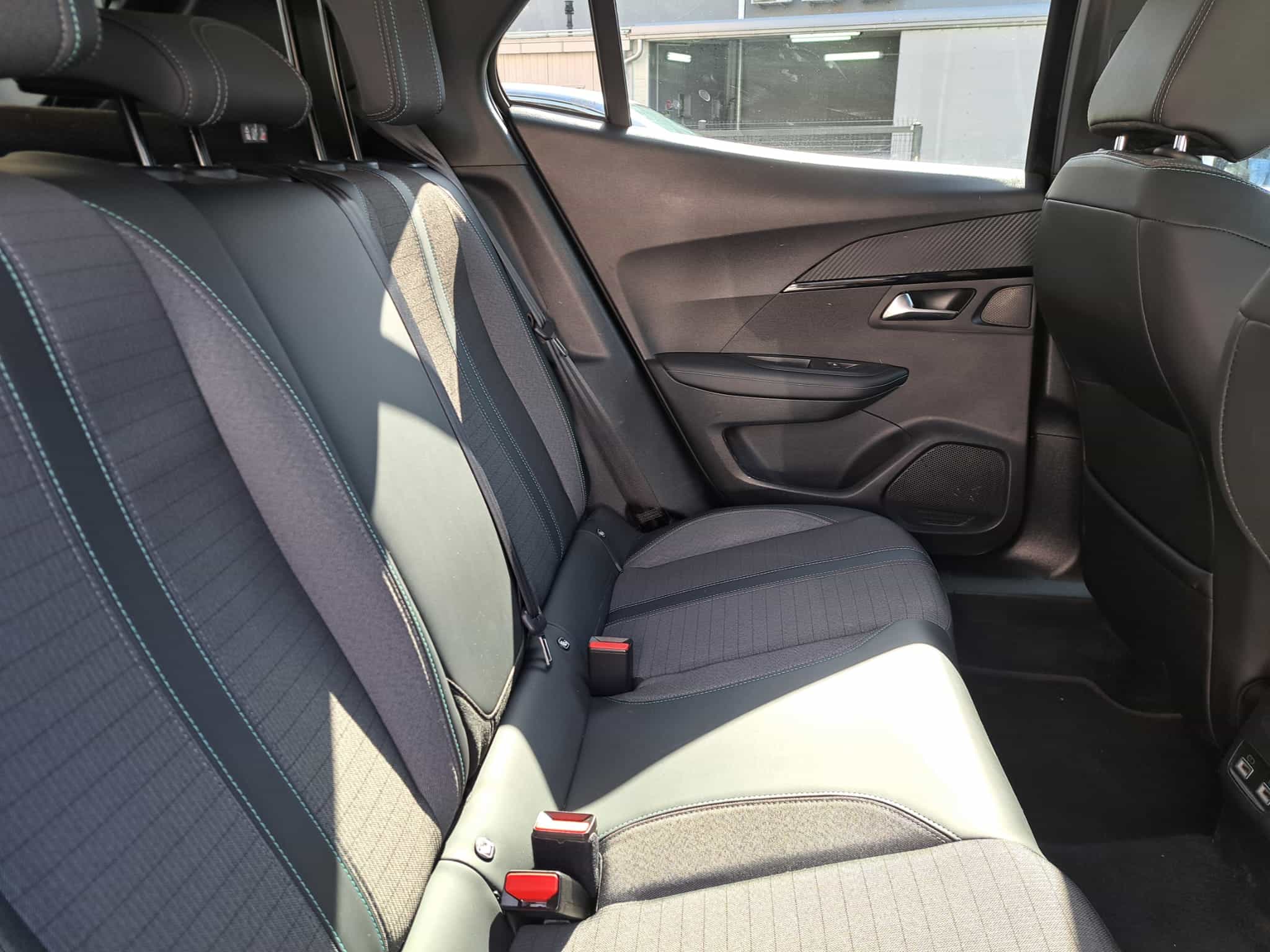 Peugeot 2008 1,2 | AUT.