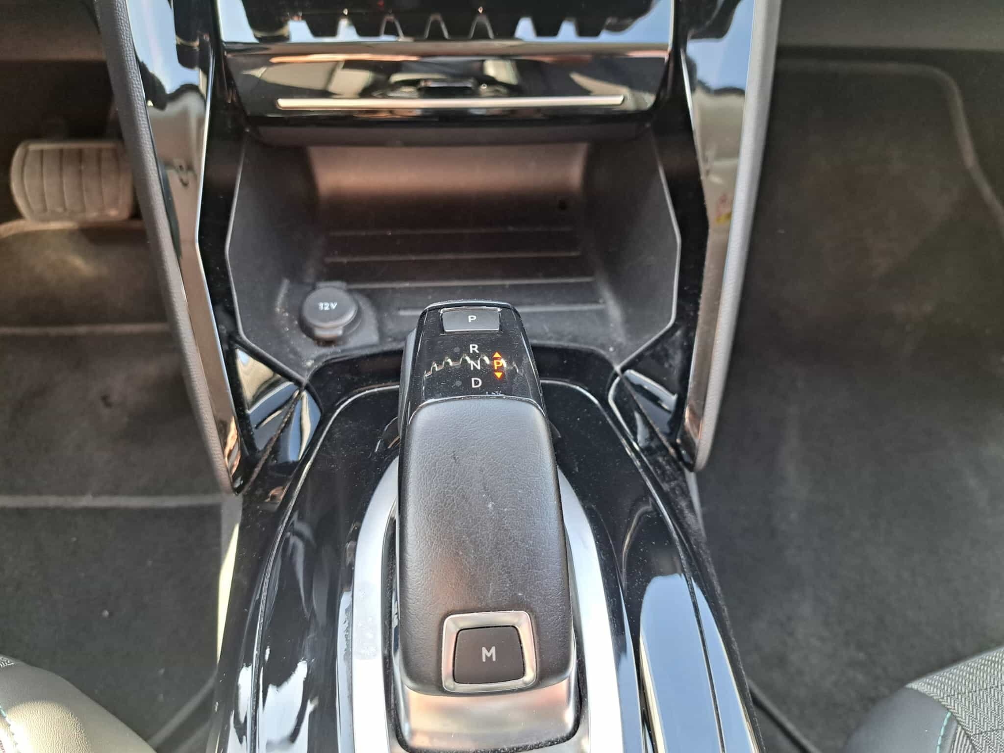 Peugeot 2008 1,2 | AUT.