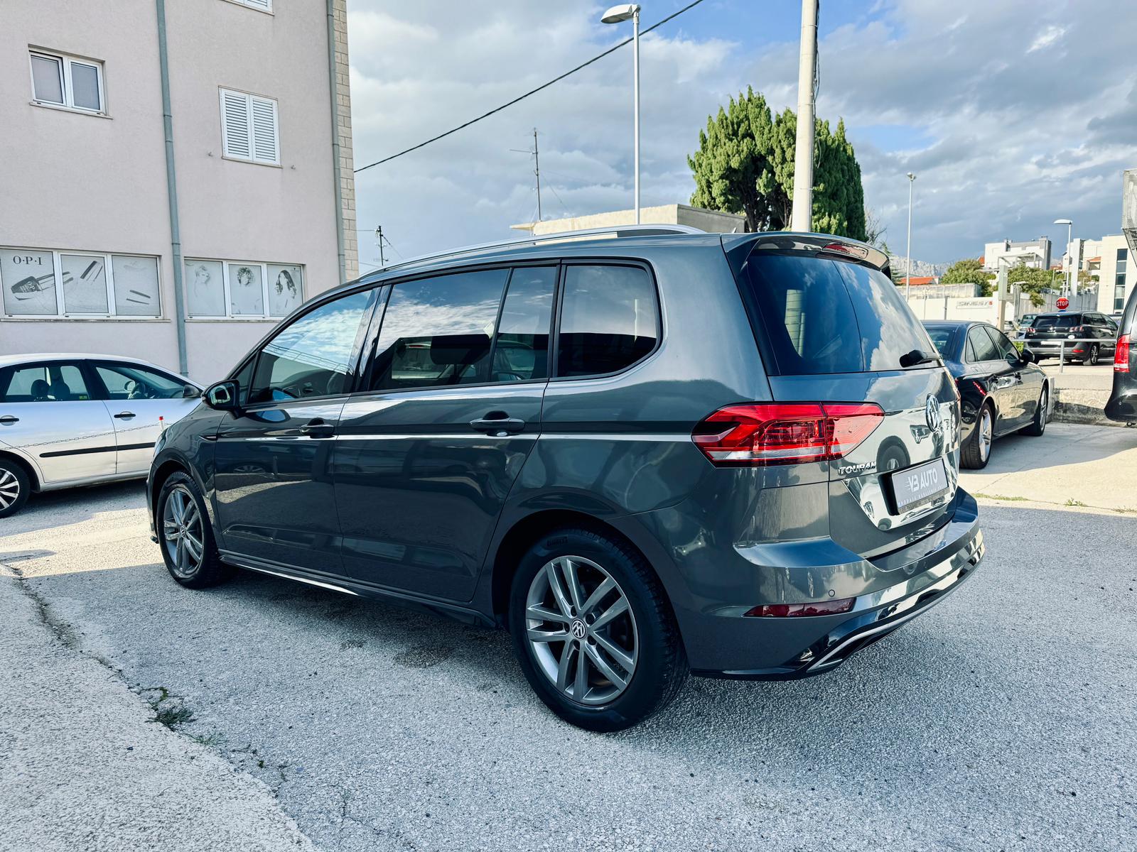 VW Touran 2.0 TDI | AUT R-line