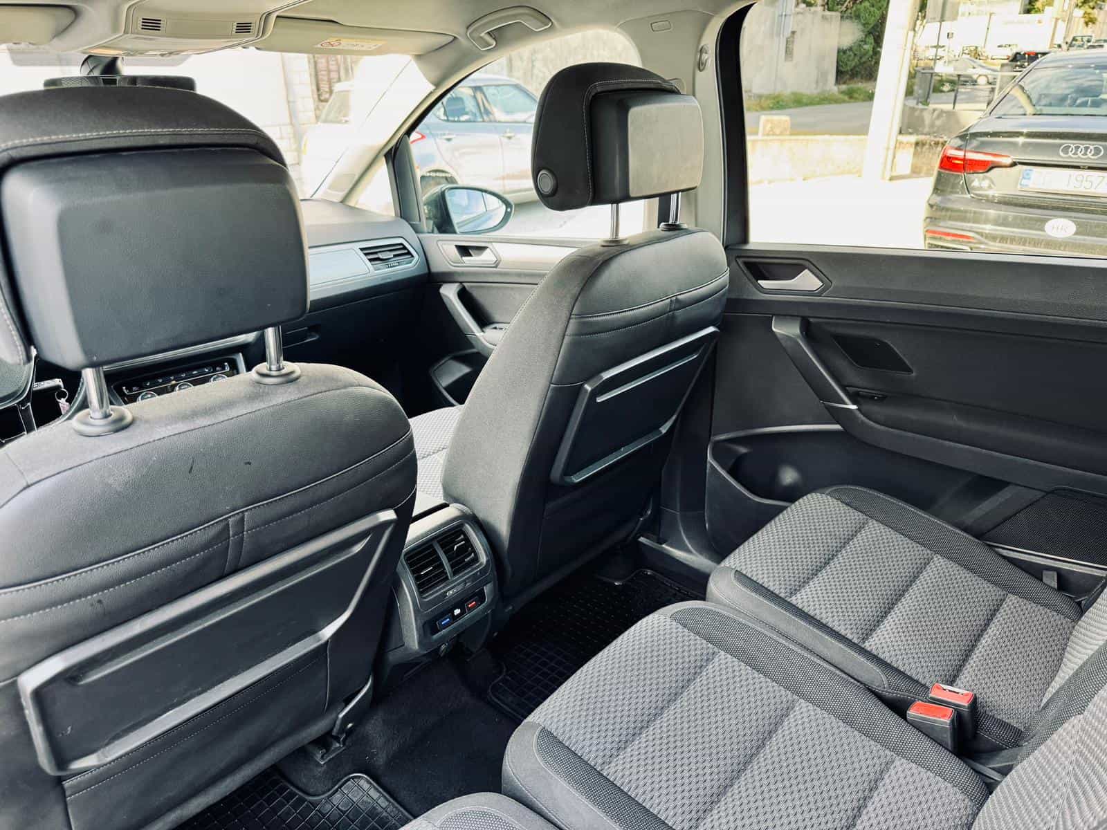 VW Touran 2.0 TDI | AUT R-line