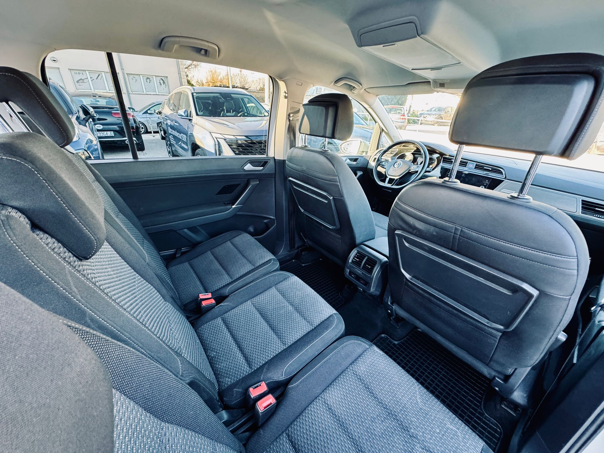 Volkswagen Touran 2.0 TDI | R-Line AUT.