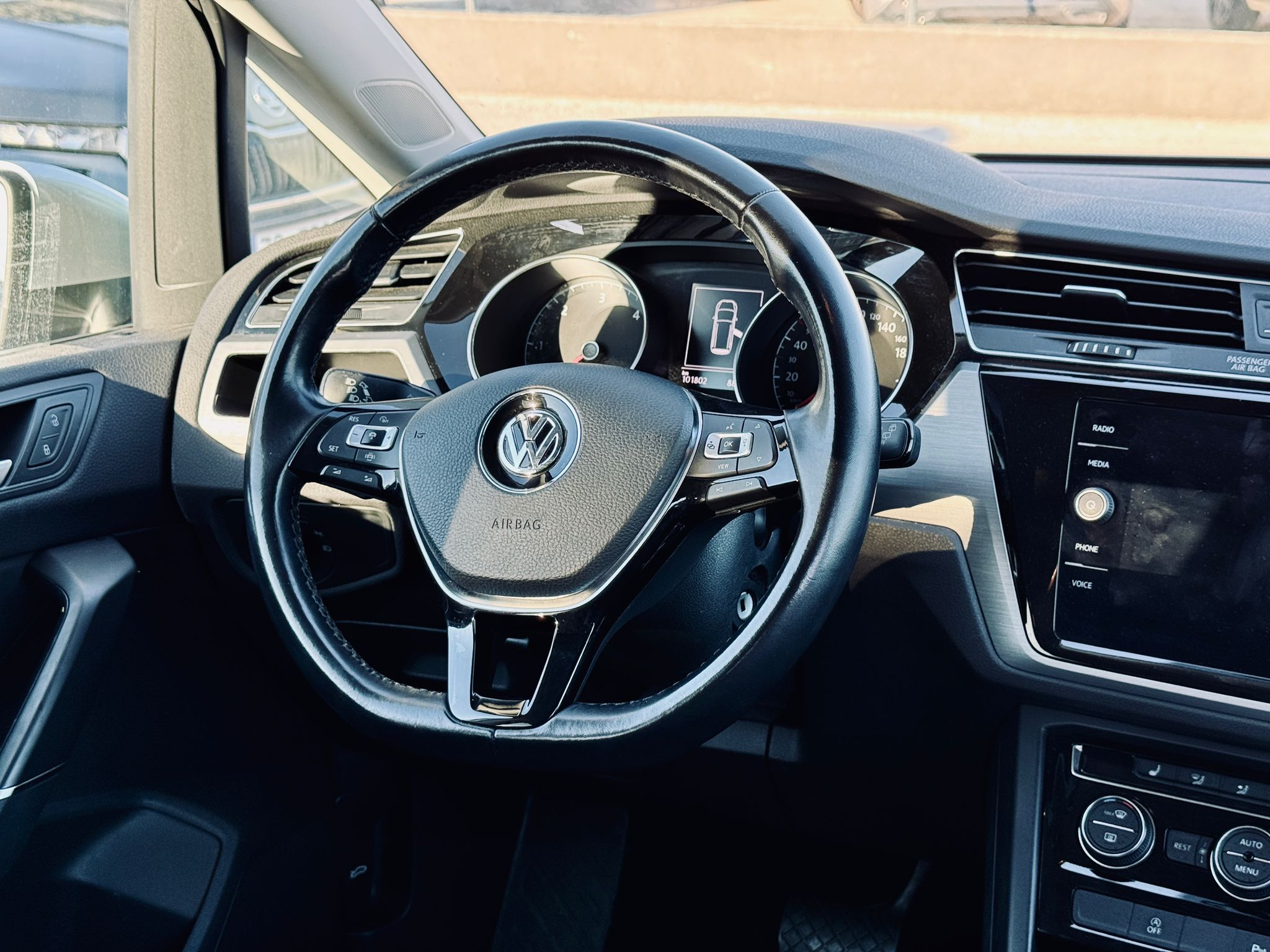 Volkswagen Touran 2.0 TDI | R-Line AUT.