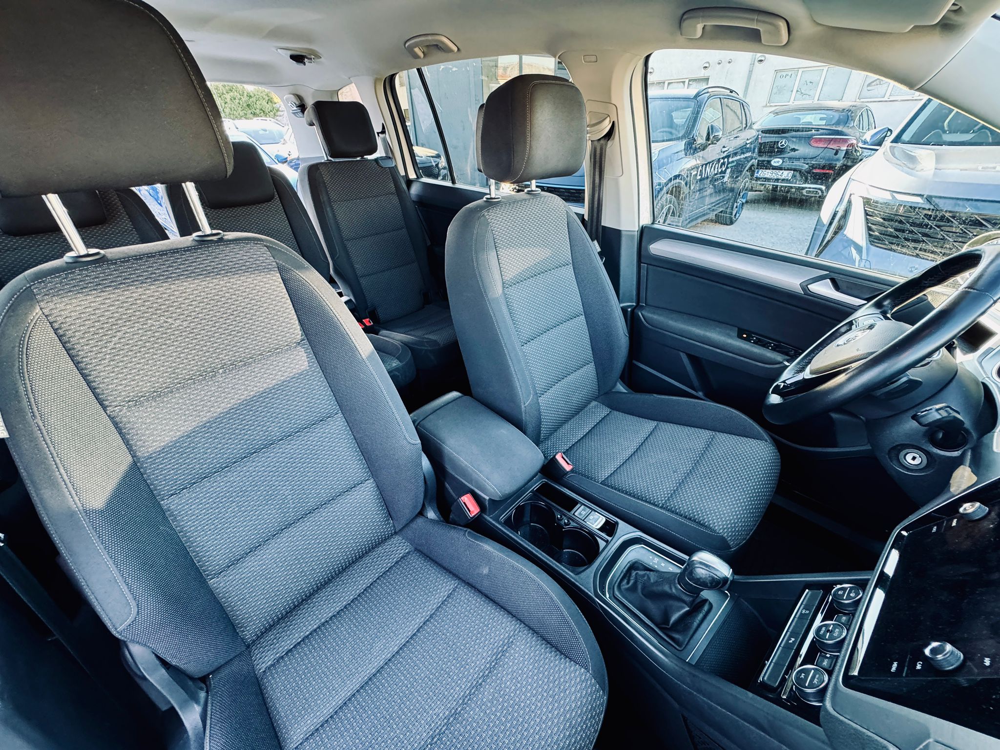 Volkswagen Touran 2.0 TDI | R-Line AUT.