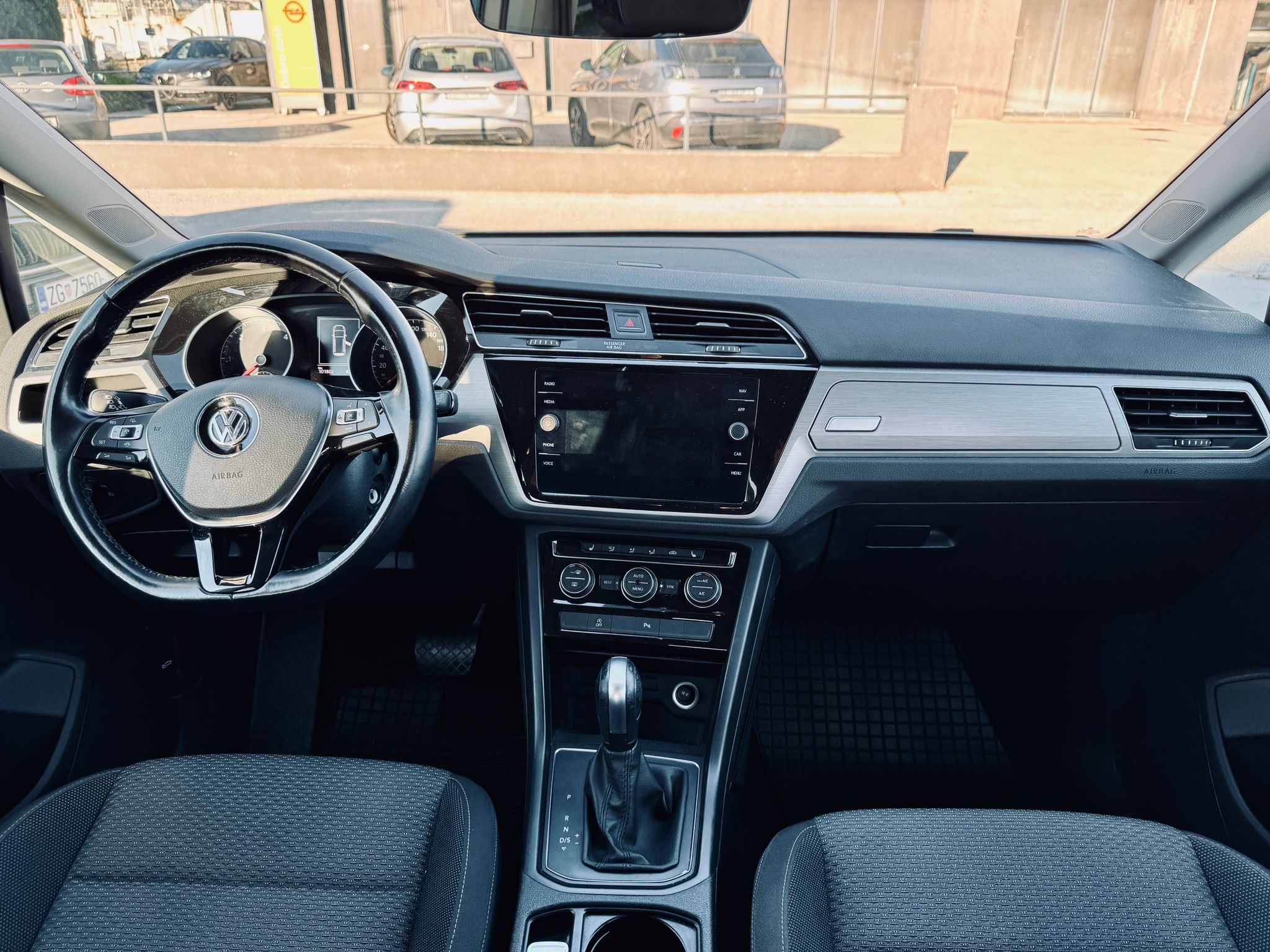 Volkswagen Touran 2.0 TDI | R-Line AUT.