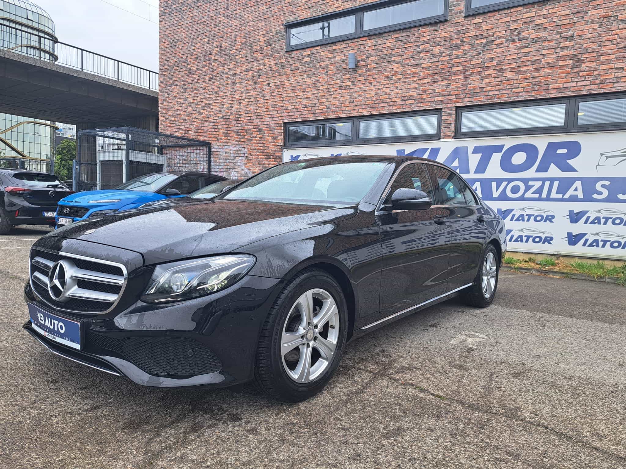 Mercedes-Benz E-klasa 220 D | AUT.