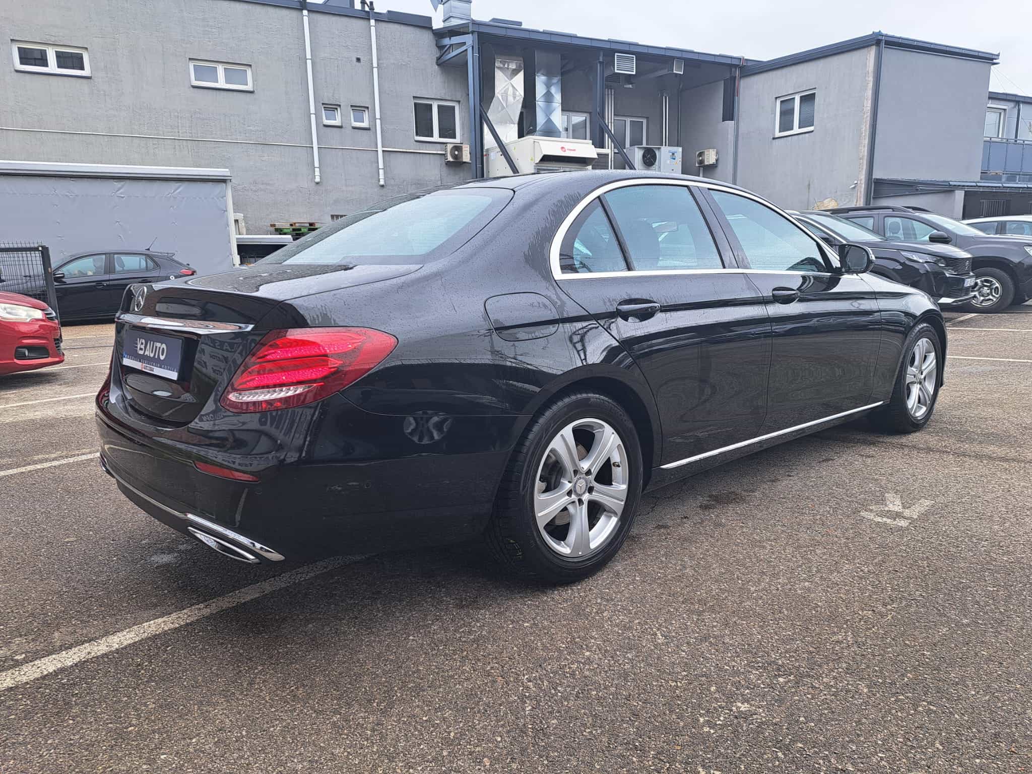 Mercedes-Benz E-klasa 220 D | AUT.