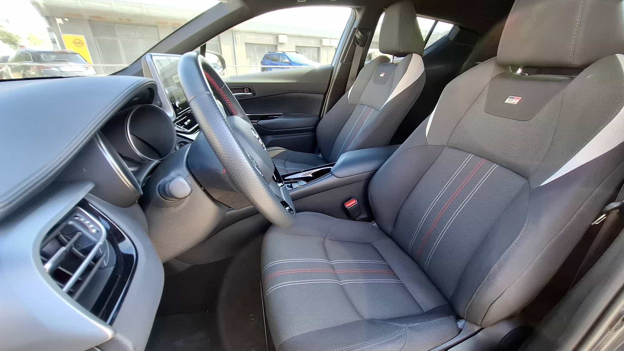 Toyota C-HR 1,8 AUT. | GR