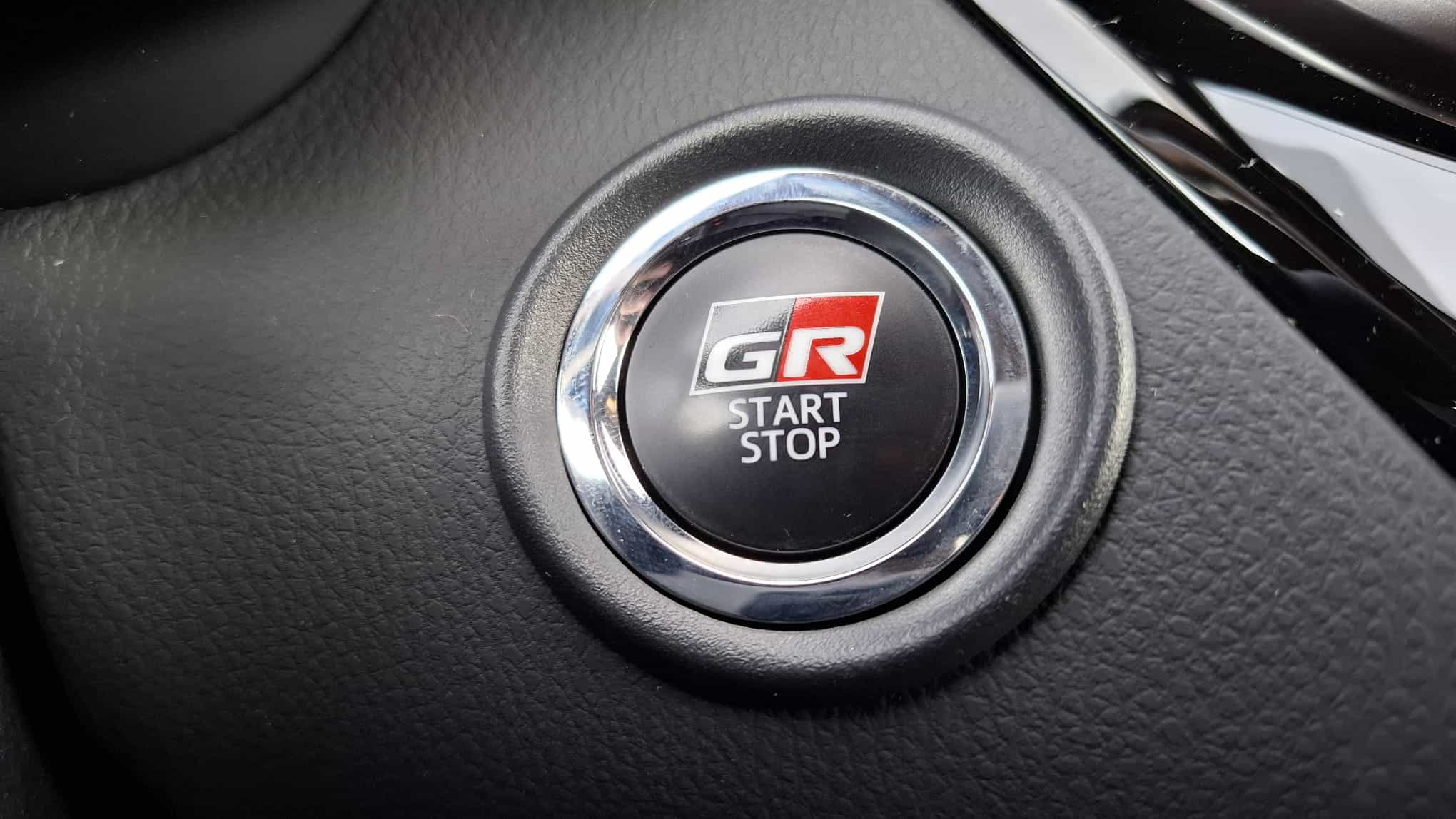 Toyota C-HR 1,8 AUT. | GR