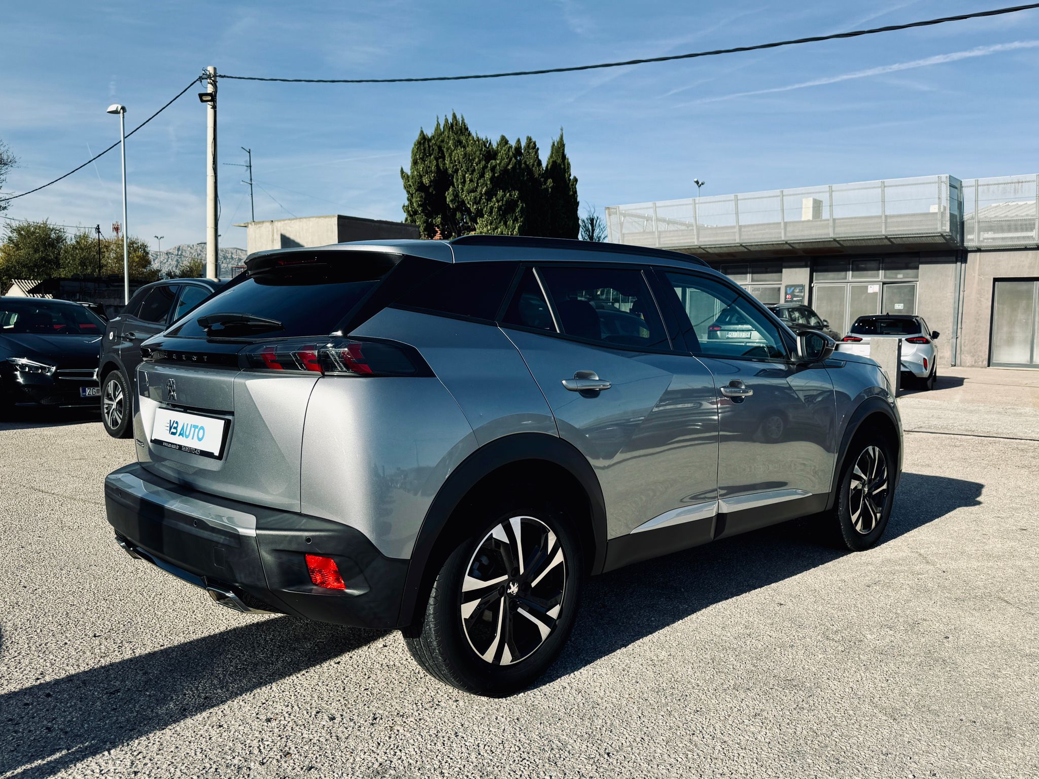 Peugeot 2008 1,2 | AUT.