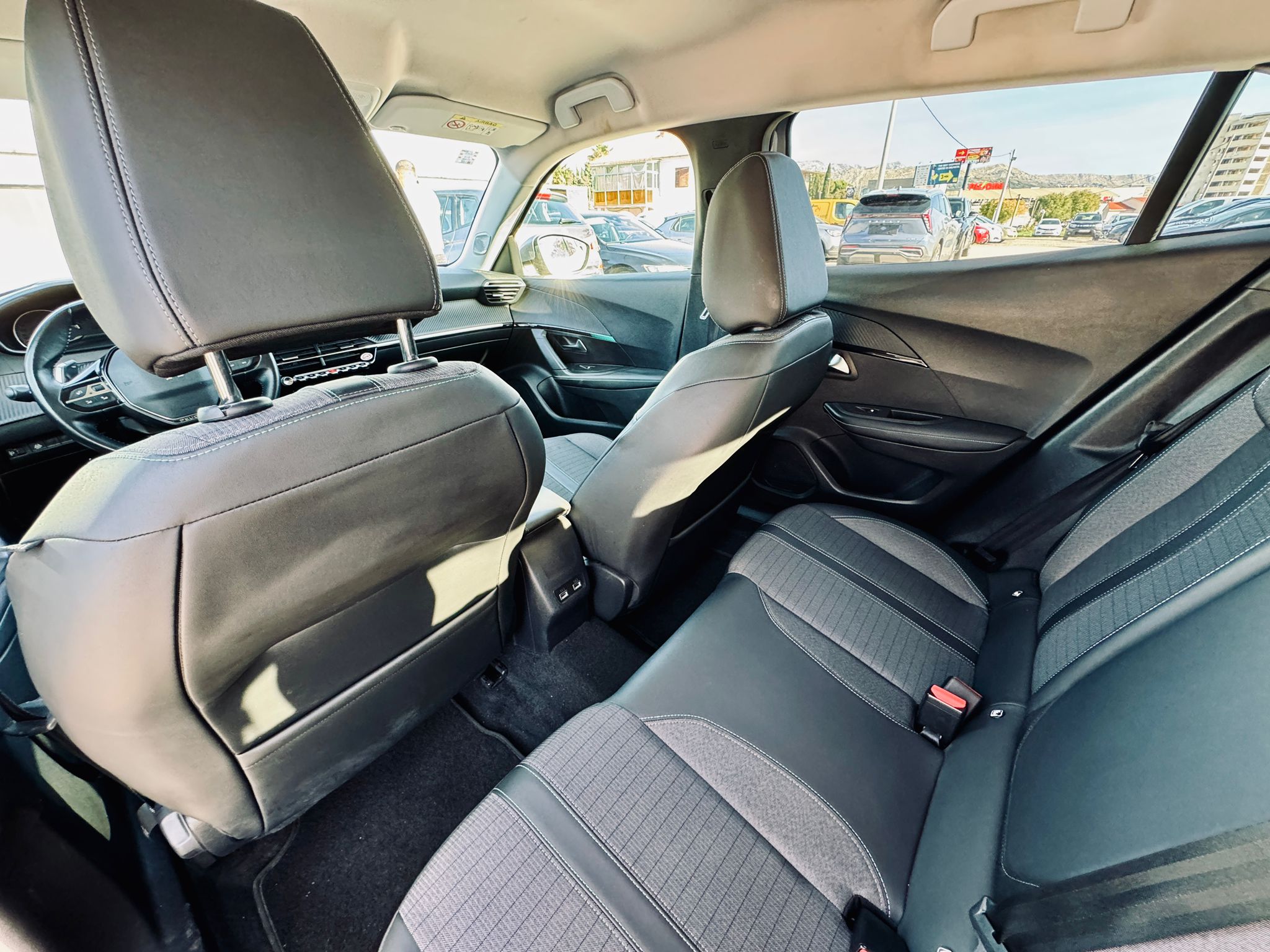 Peugeot 2008 1,2 | AUT.