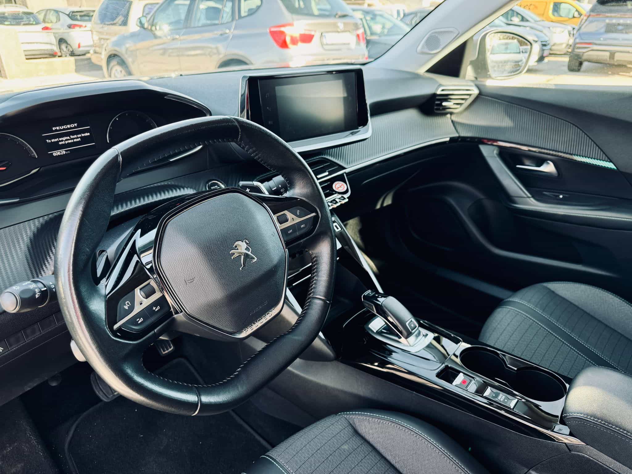 Peugeot 2008 1,2 | AUT.
