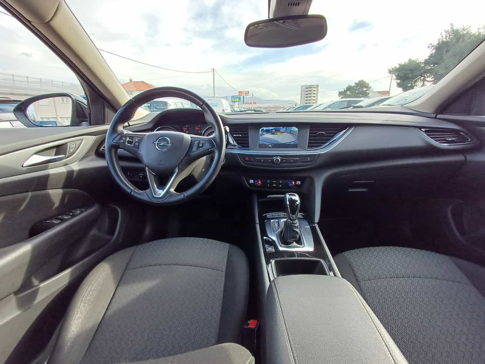 Opel Insignia 1,6 CDTI AUT. / HRV.