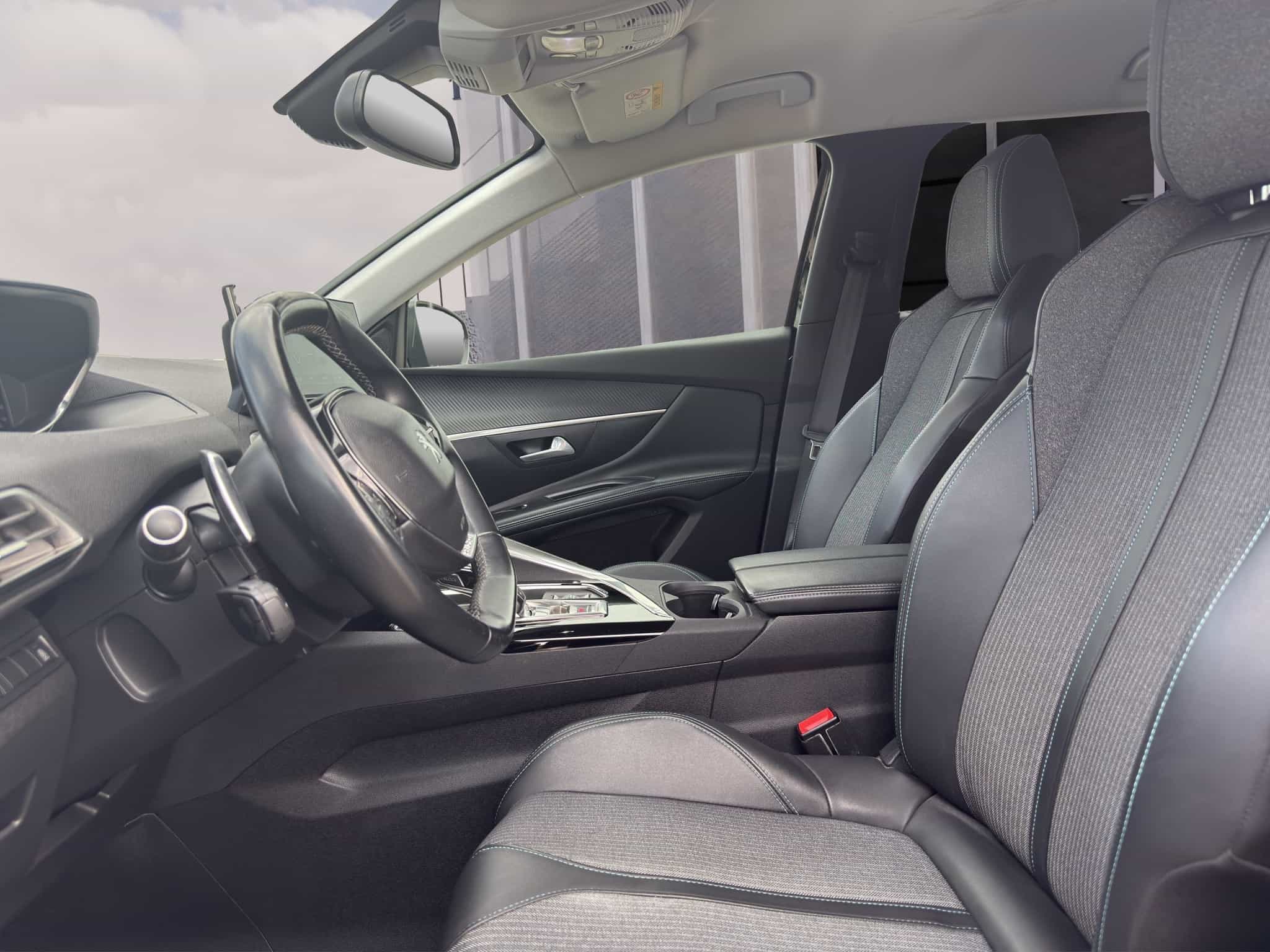 Peugeot 5008 1,5 BlueHDI AUT. | HR | SERVISNA | JAMSTVO |