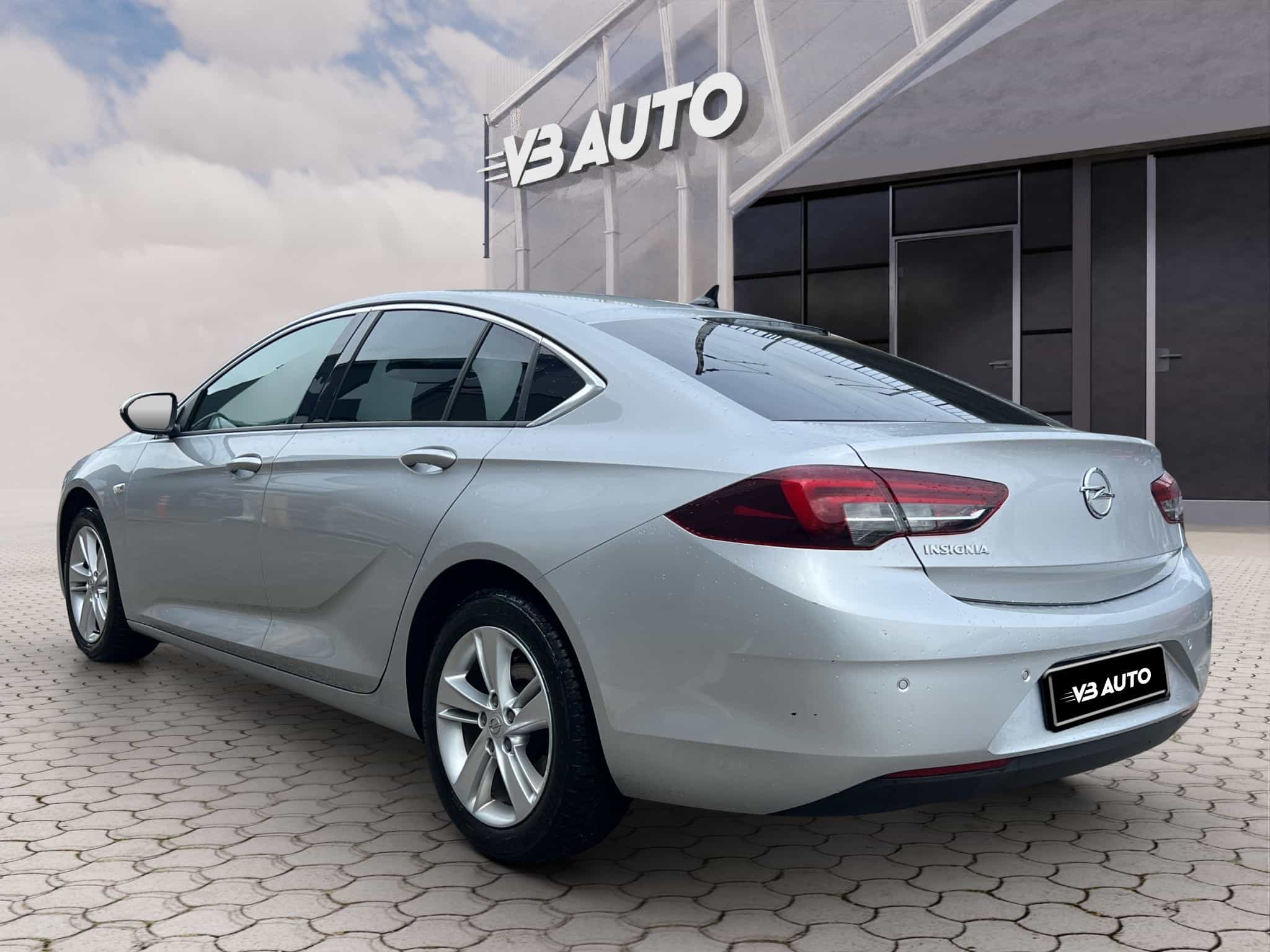 AKCIJA !!! Opel Insignia 1,6 CDTI | HR | SERVISNA | JAMSTVO |