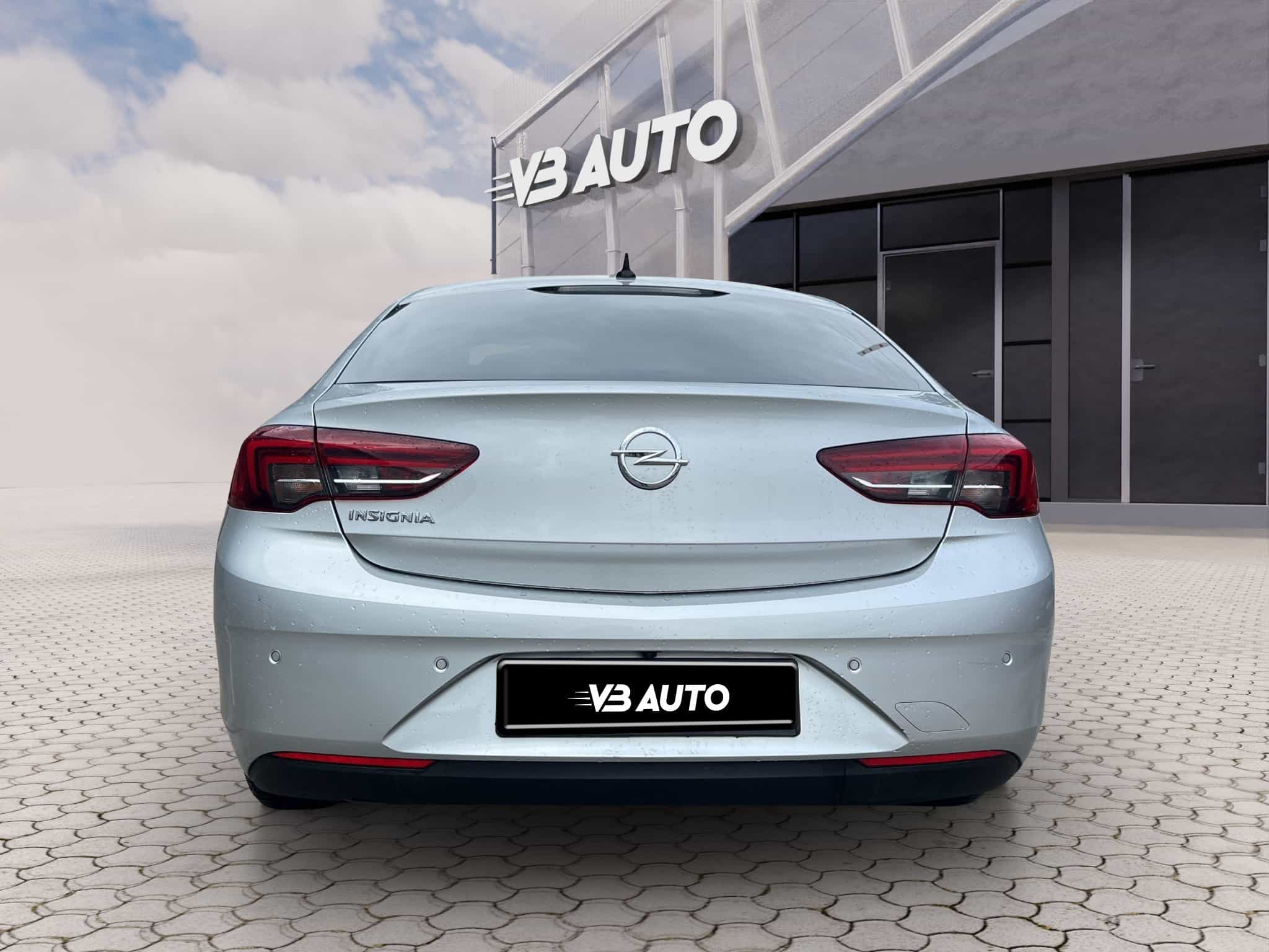 AKCIJA !!! Opel Insignia 1,6 CDTI | HR | SERVISNA | JAMSTVO |