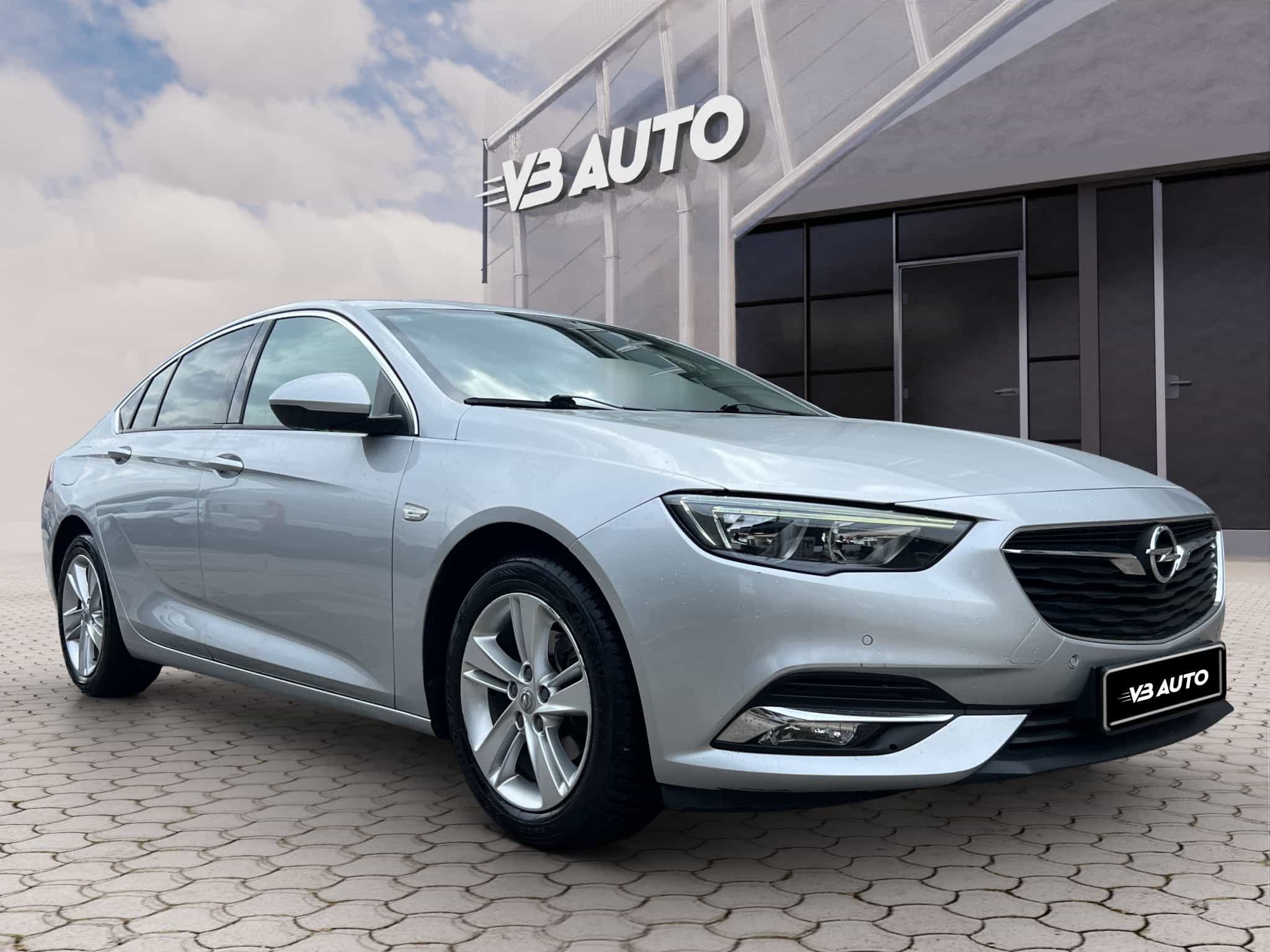 AKCIJA !!! Opel Insignia 1,6 CDTI | HR | SERVISNA | JAMSTVO |