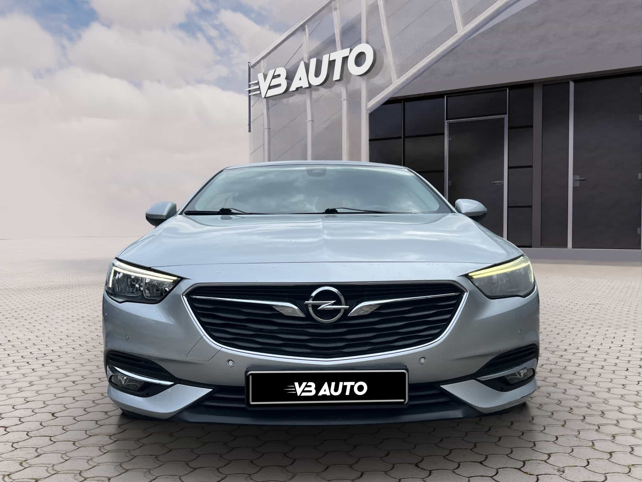 AKCIJA !!! Opel Insignia 1,6 CDTI | HR | SERVISNA | JAMSTVO |