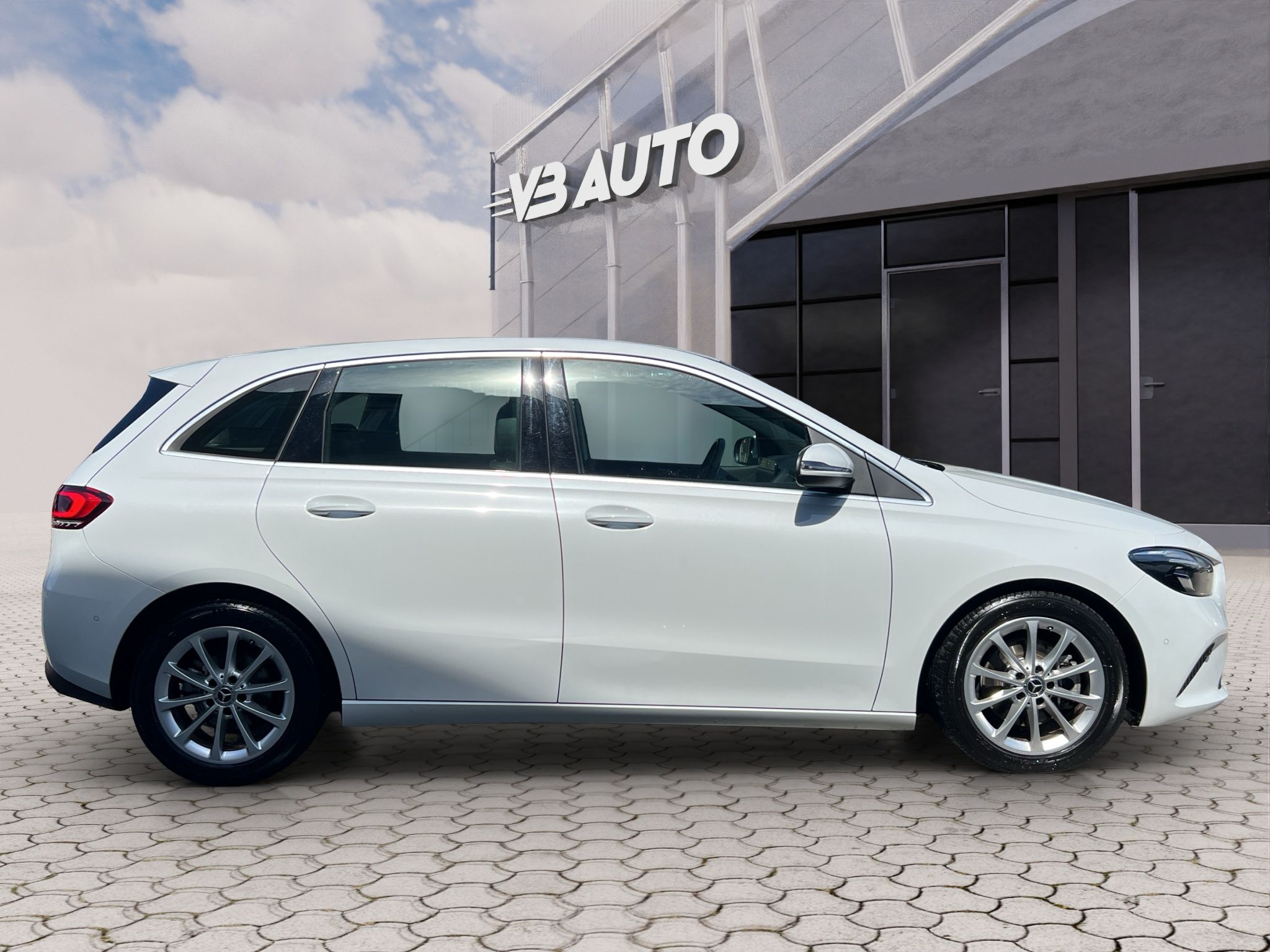 Mercedes-Benz B-klasa 200D AUT. | HR | SERVISNA | JAMSTVO