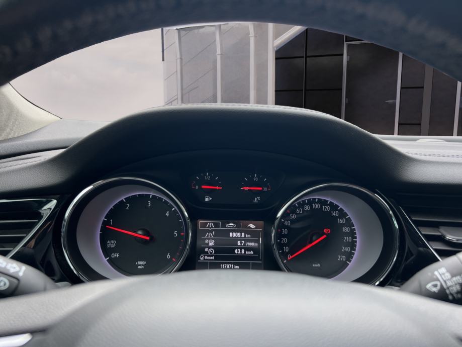 AKCIJA!!! Opel Insignia 1,6 CDTI | HR | SERVISNA | JAMSTVO