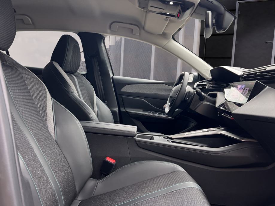 Peugeot 308 1.2 AUT. | HR | SERVISNA | JAMSTVO |