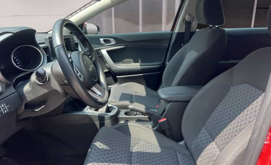 KIA Ceed 1.5 HR| SERVISNA | JAMSTVO |