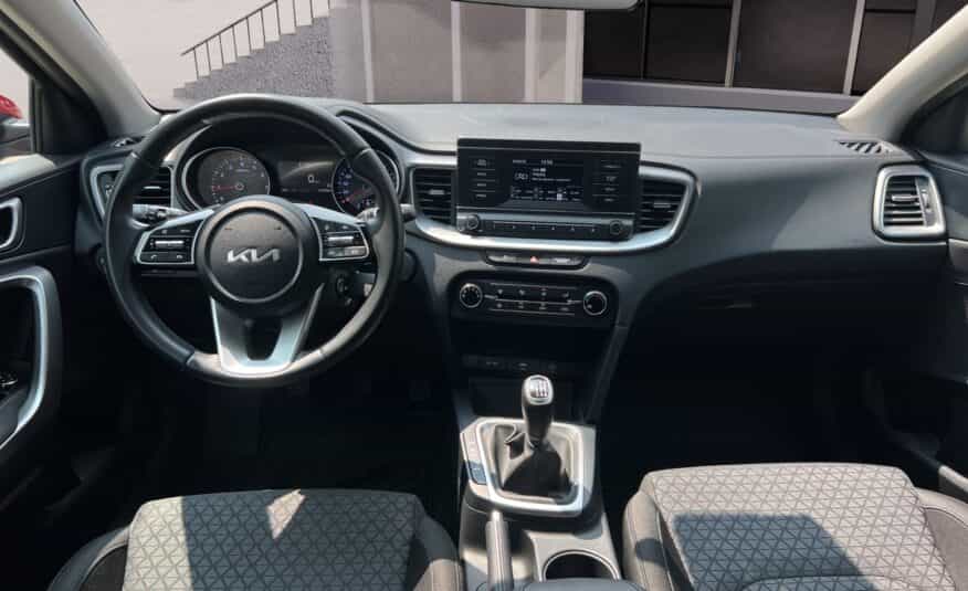 KIA Ceed 1.5 HR| SERVISNA | JAMSTVO |