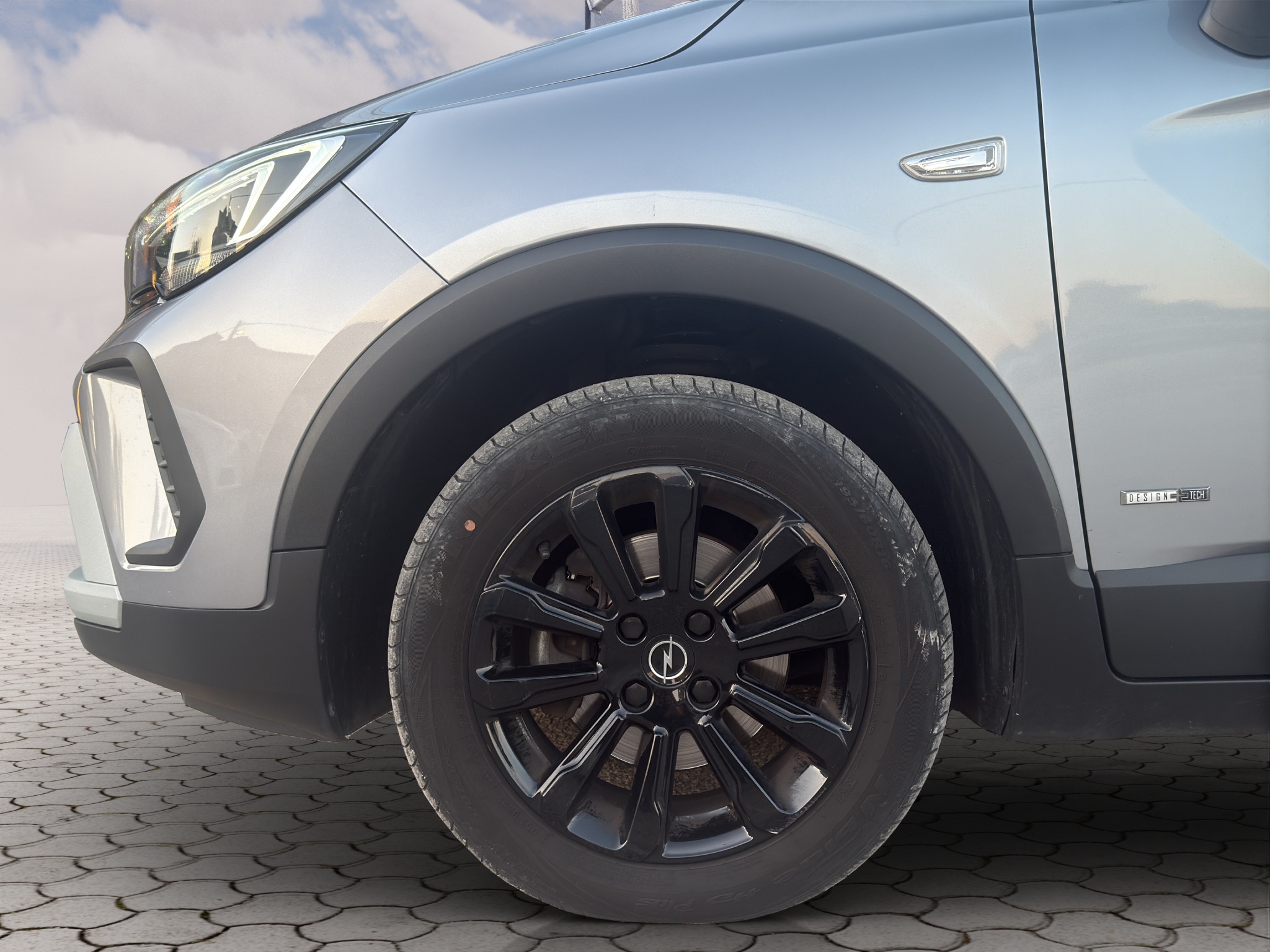 Opel Crossland X DESIGN I TECH 1.2 XHL | HR | SERVISNA | JAMSTVO |